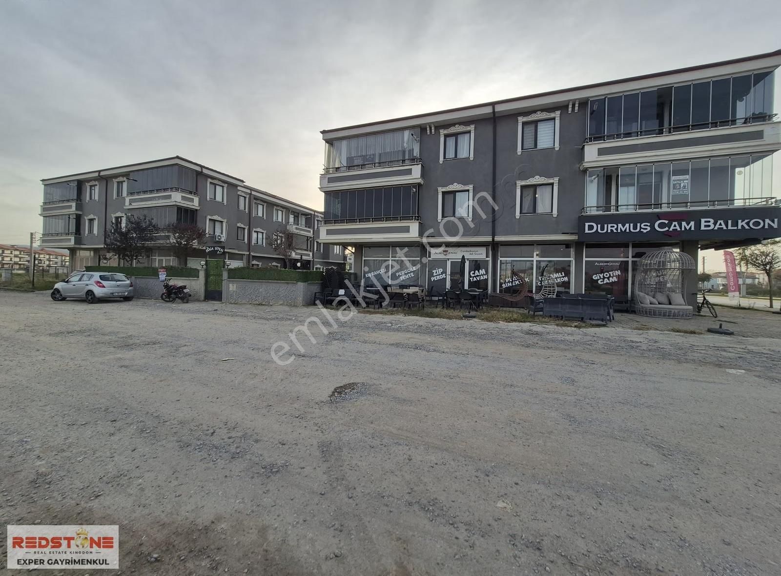 Karasuda Cadde Üstü Arakat Kombili 85 M2 Satılık 2+1 Köşe Daire - Görsel 17