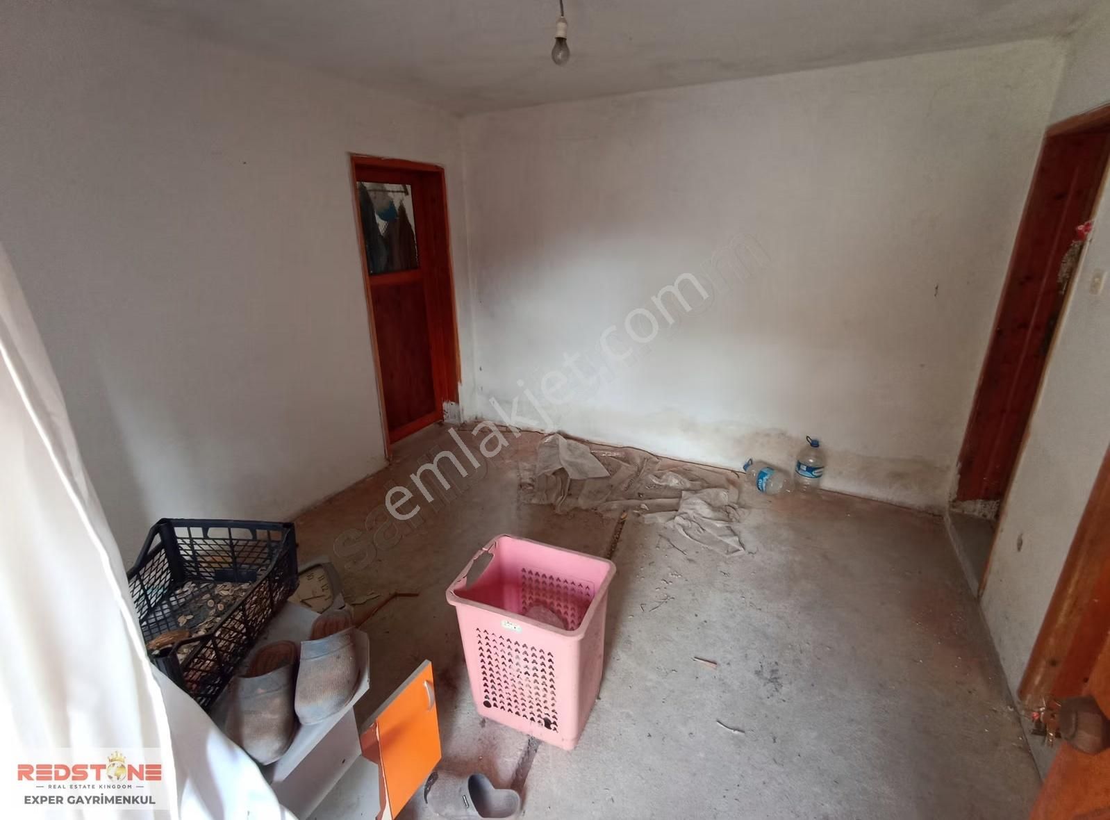 Karasu Yassıgeçit 719m2 Köy İçi İki Katlı Ev Ve Bahçesi - Görsel 14