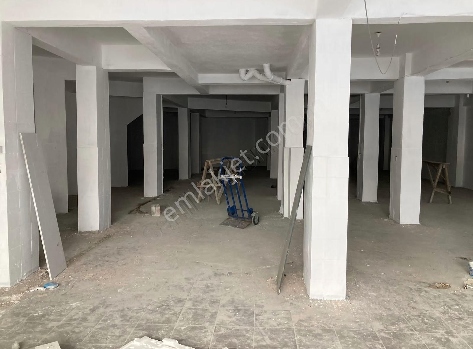 Ilıca Caddesinde 360 M2 Yola Cephe Satılık Dükkan - Görsel 13