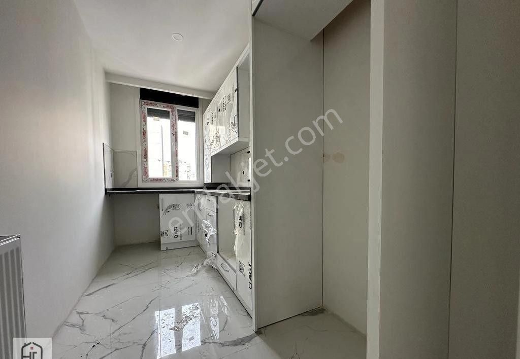 Erenköy Divanın Sokağında 3+1 Balkonlu Lüks Fırsat!! - Görsel 15