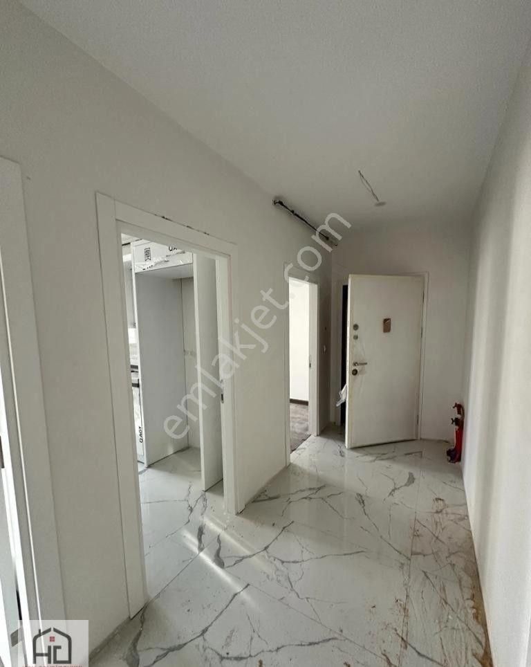 Erenköy Divanın Sokağında 3+1 Balkonlu Lüks Fırsat!! - Görsel 13