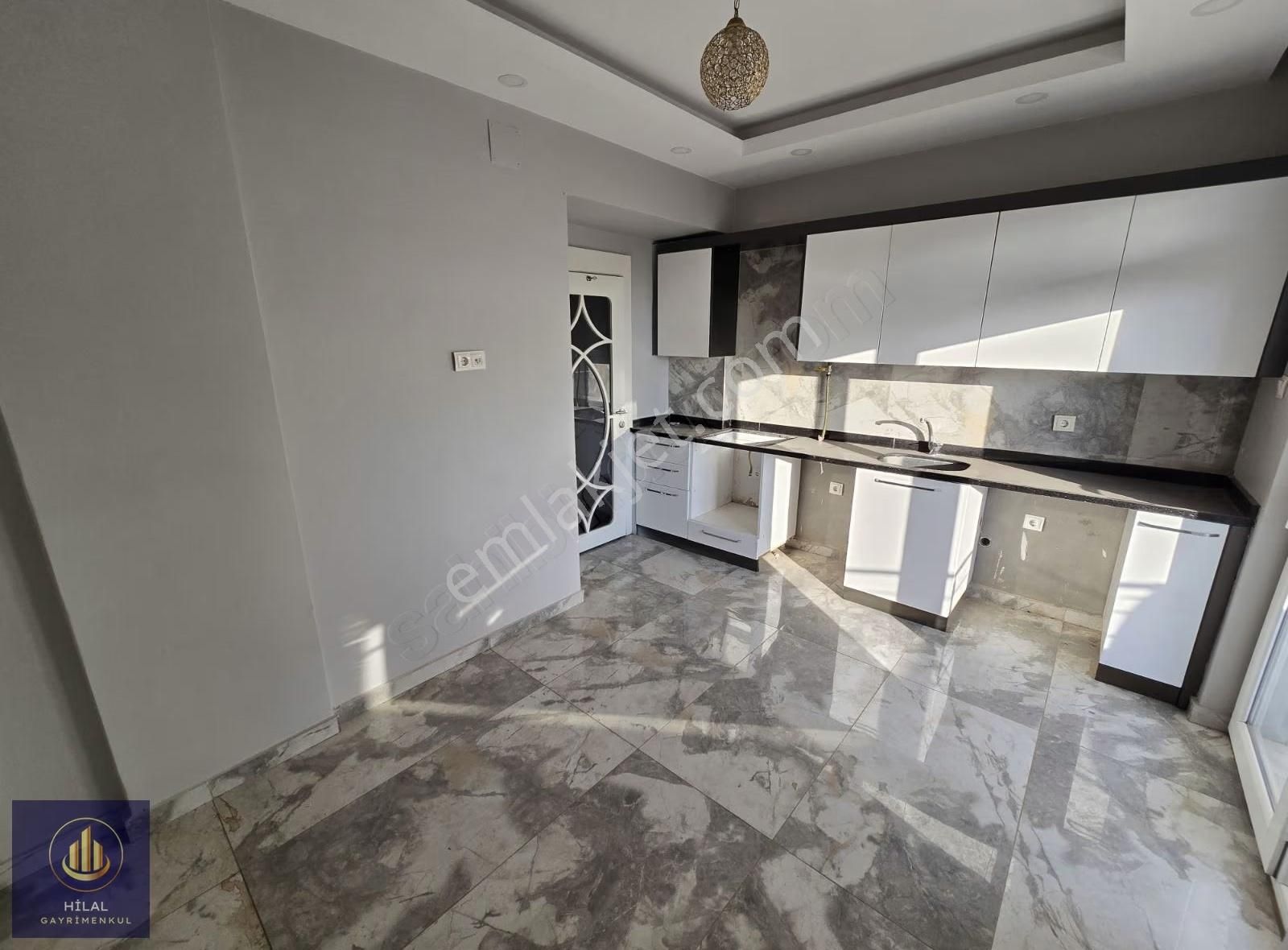 Bülbülzade Deyeşilvadi Bulvarına Yakın Merkezi Konumda Geniş 2+1