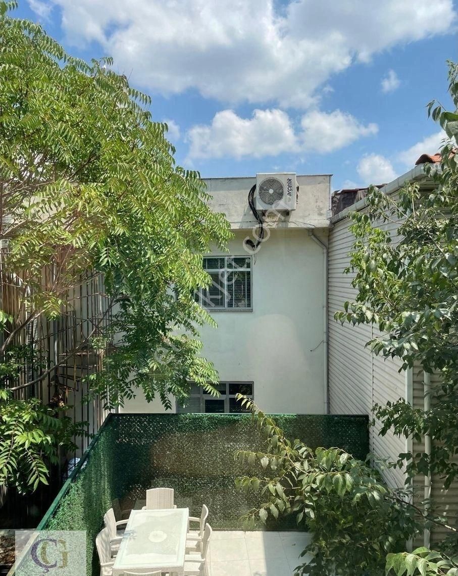 Yeşilköy Çarşıda Satılık Komple Bina