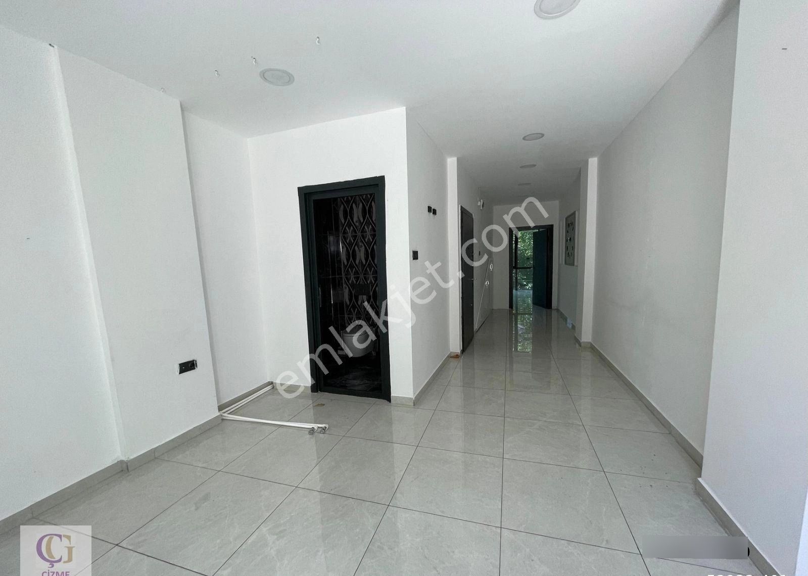 Yeşilköy Çarşıda Satılık Komple Bina - Görsel 13