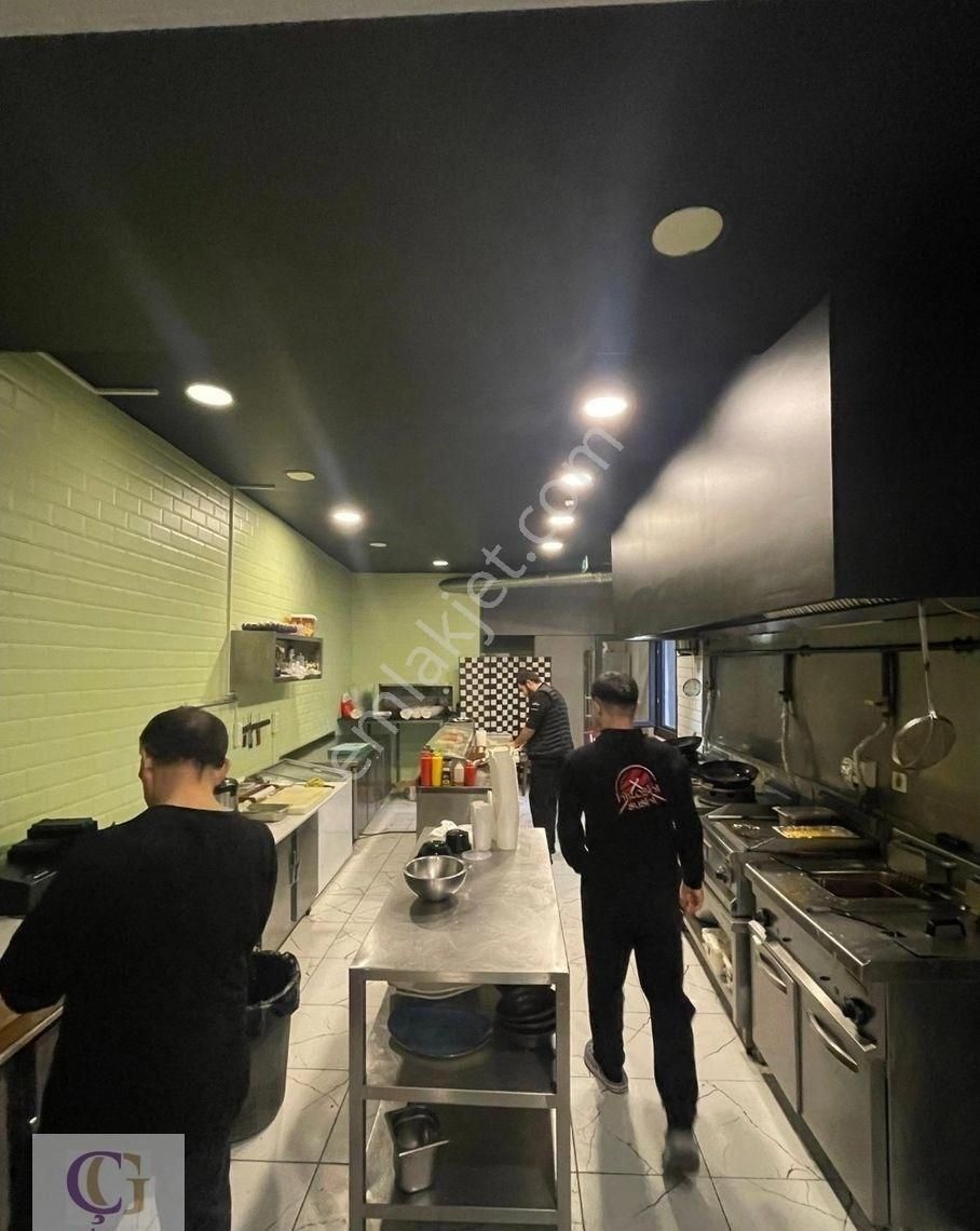 Yeşilköy Çarşıda Satılık Komple Bina - Görsel 7