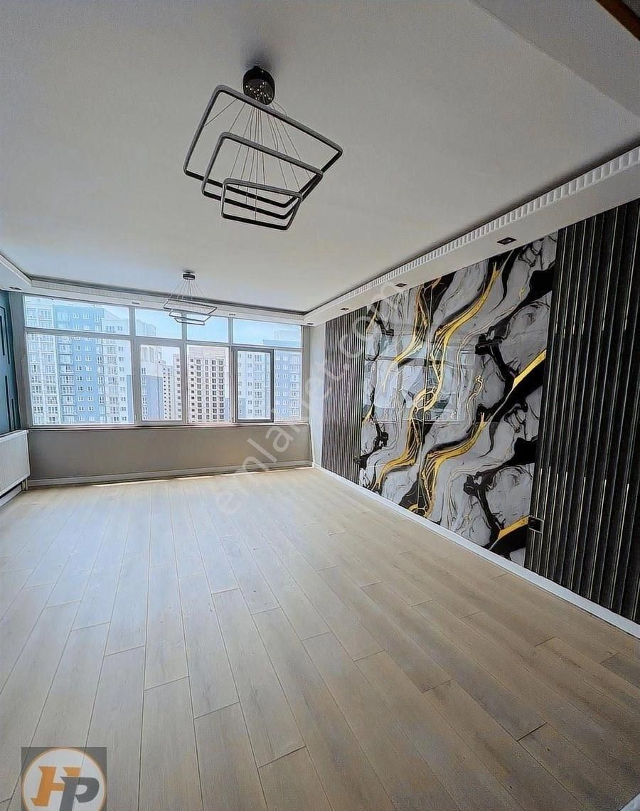 Fi Towers'ta Havuz Manzaralı Bakımlı Boş 2+1 Satılık Daire - Görsel 14