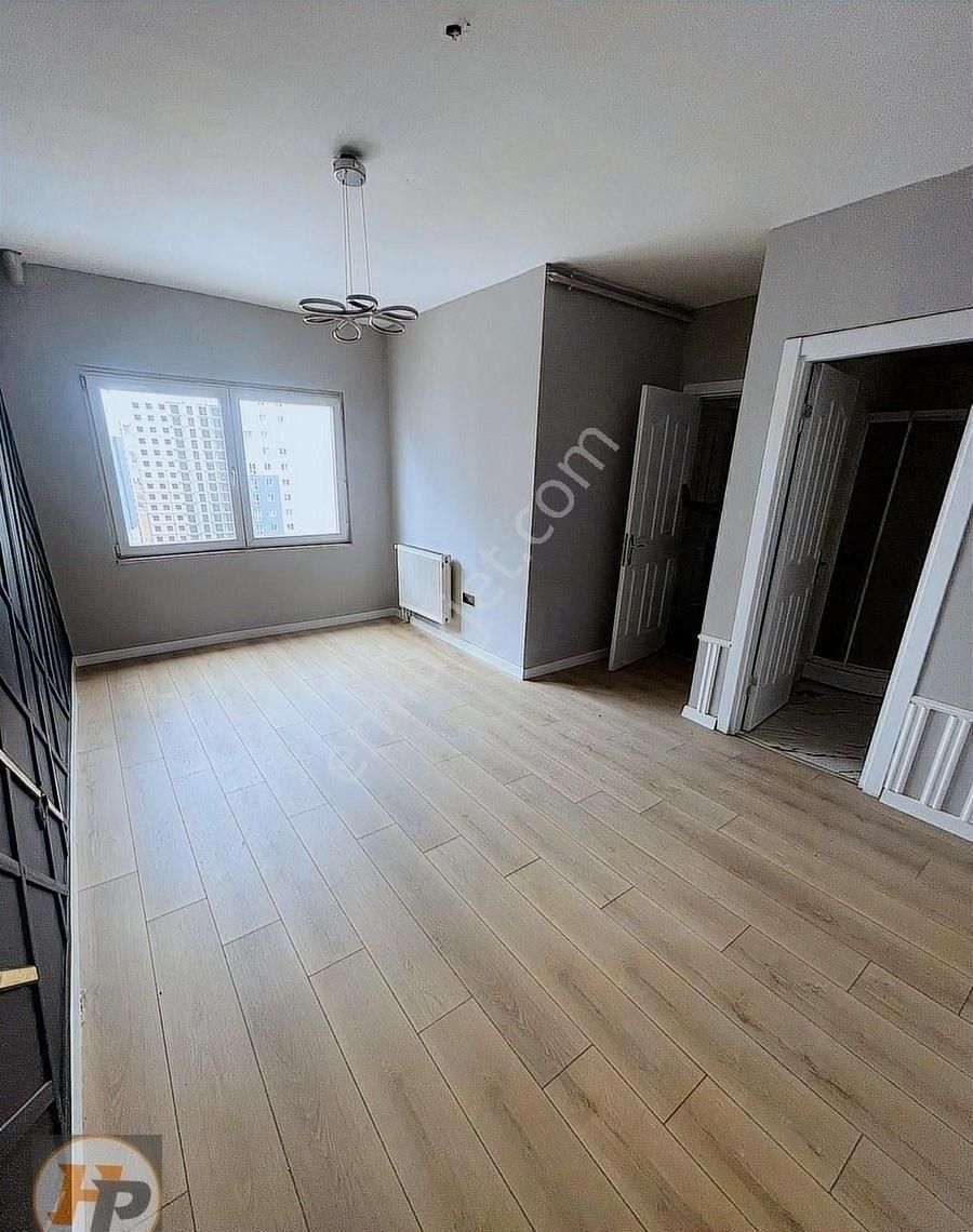 Fi Towers'ta Havuz Manzaralı Bakımlı Boş 2+1 Satılık Daire - Görsel 27