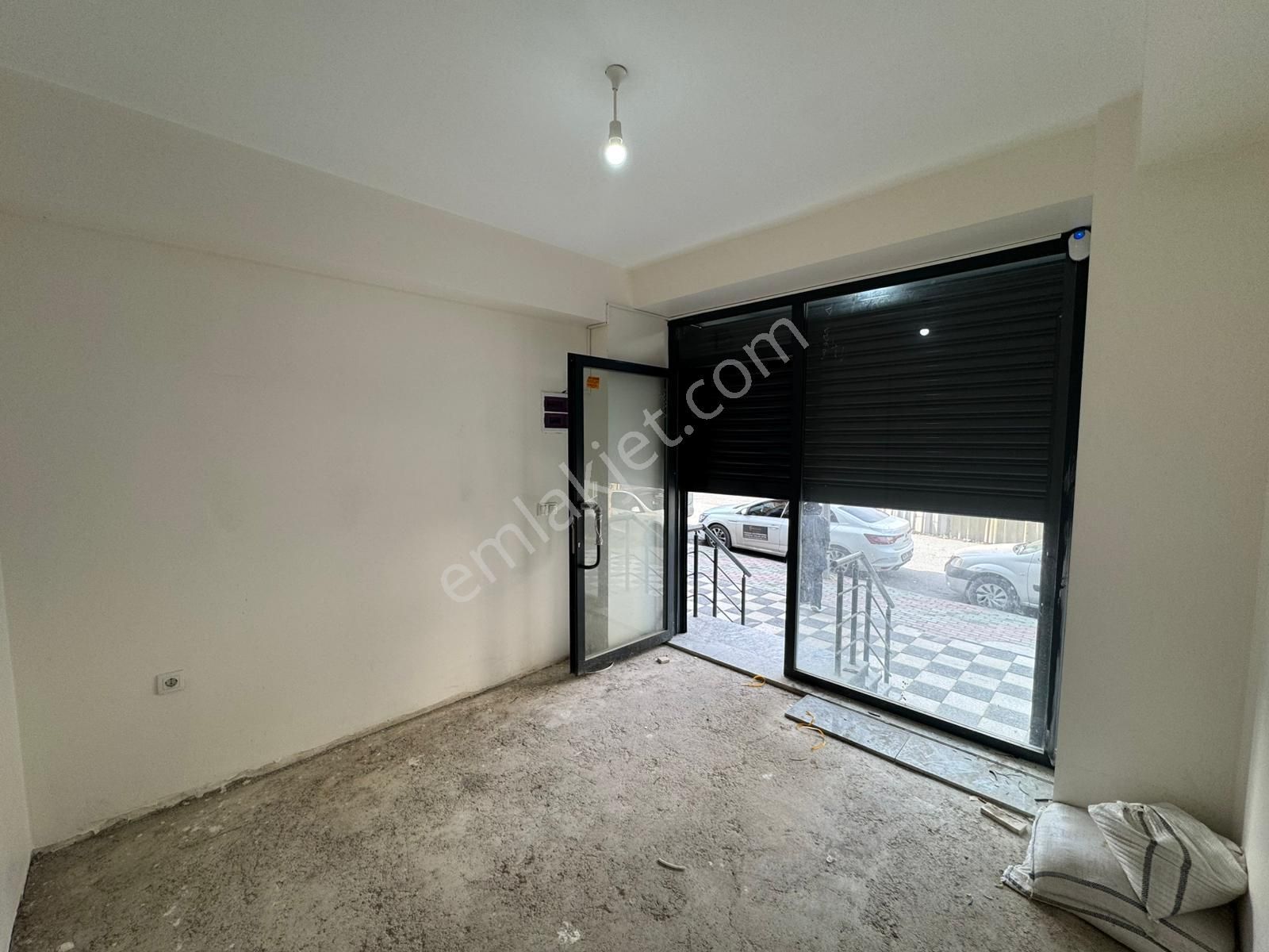 Pegaas'tan Hastane Karşısı'nda 120 M2 Sıfır Kiralık Dükkan - Görsel 20