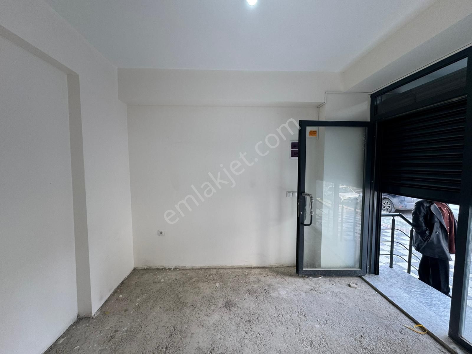 Pegaas'tan Hastane Karşısı'nda 120 M2 Sıfır Kiralık Dükkan - Görsel 19