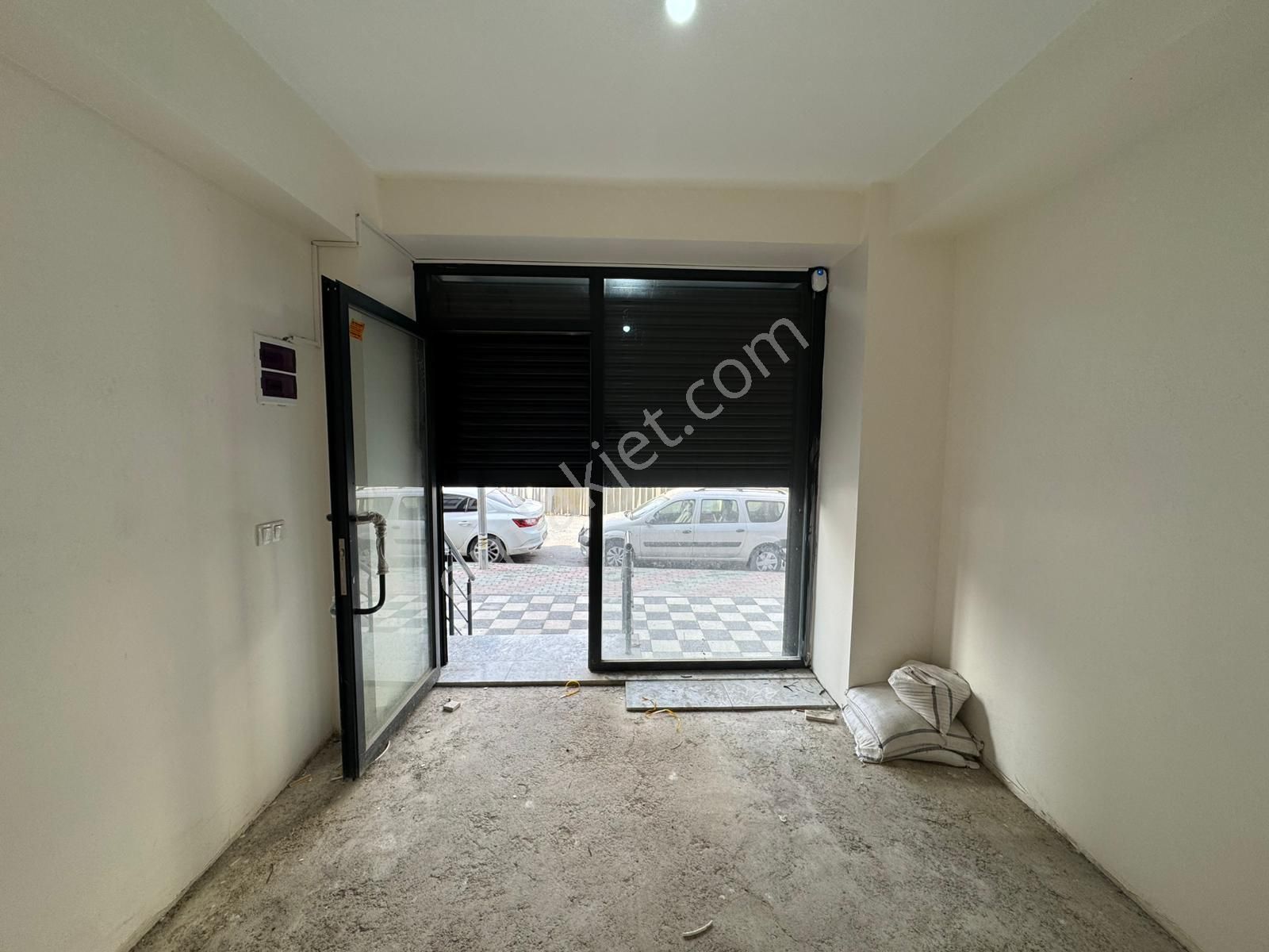 Pegaas'tan Hastane Karşısı'nda 120 M2 Sıfır Kiralık Dükkan - Görsel 21