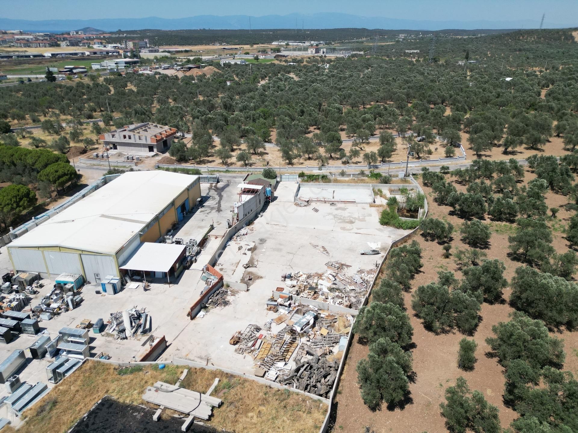 Ayvalık Mutluköy Yolu Üzerinde Satılık Zeytin İşleme Tesisi - Görsel 35