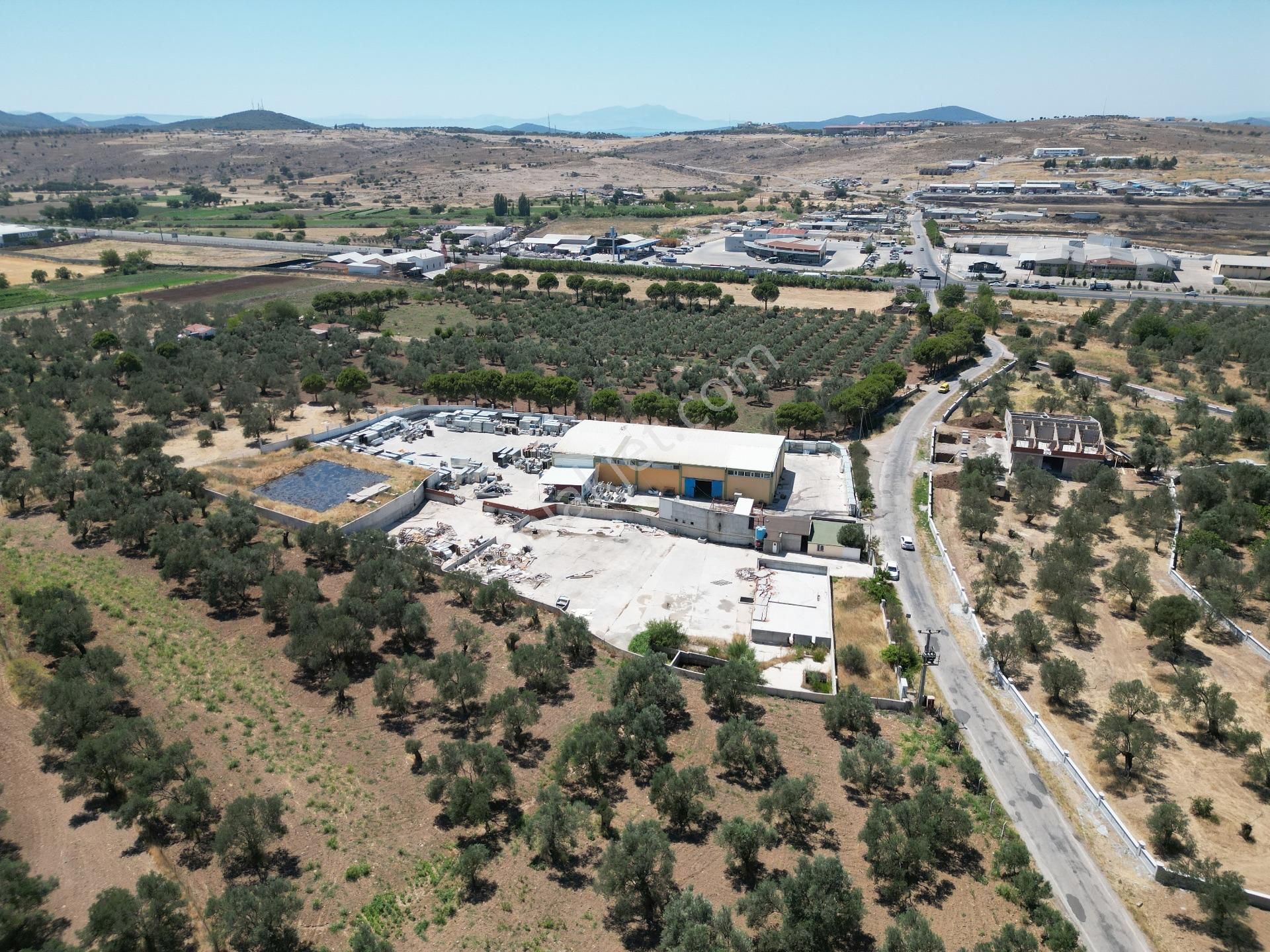 Ayvalık Mutluköy Yolu Üzerinde Satılık Zeytin İşleme Tesisi - Görsel 11