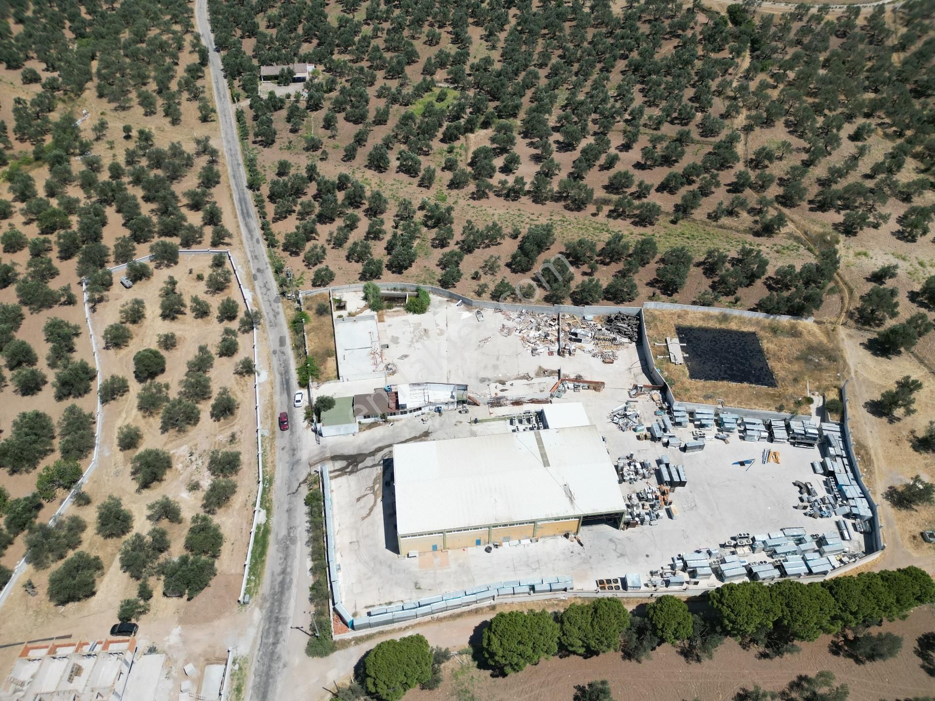 Ayvalık Mutluköy Yolu Üzerinde Satılık Zeytin İşleme Tesisi - Görsel 33