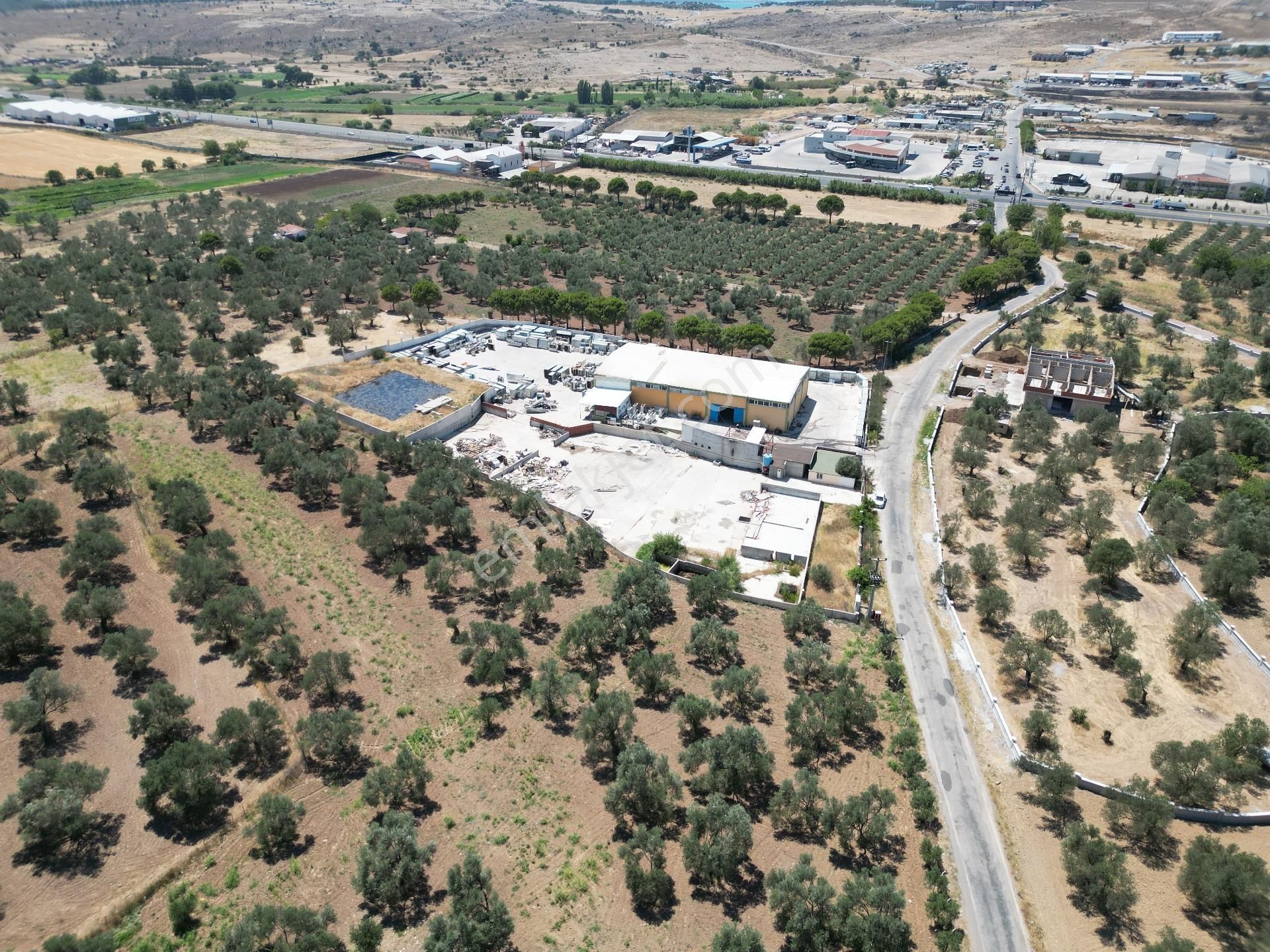 Ayvalık Mutluköy Yolu Üzerinde Satılık Zeytin İşleme Tesisi - Görsel 21