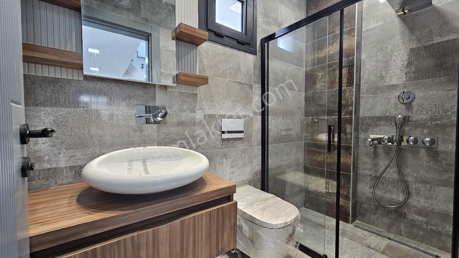 Kuşadası Merkezde Satılık 4+1 - Görsel 22