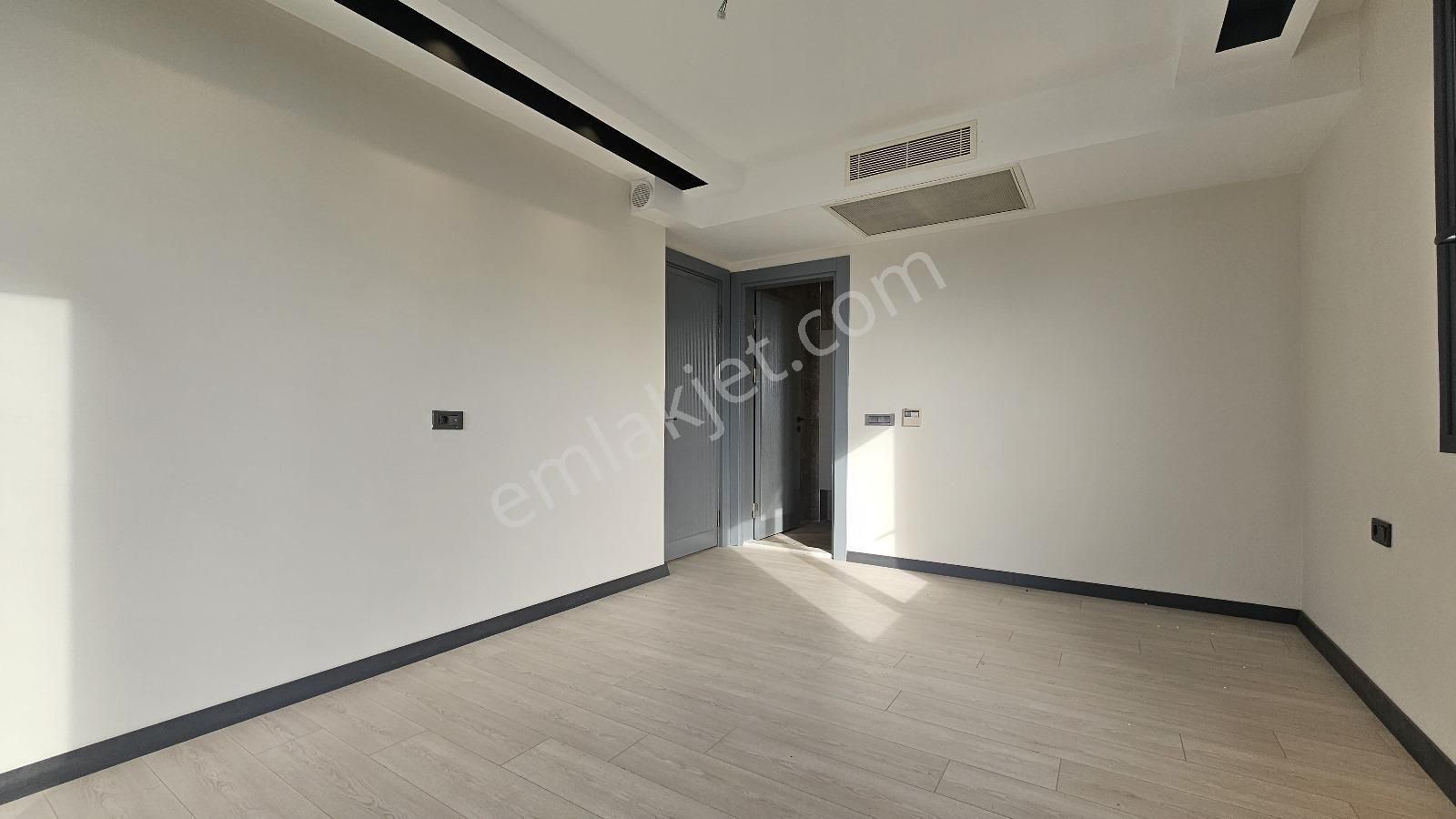 Kuşadası Merkezde Satılık 4+1 - Görsel 18