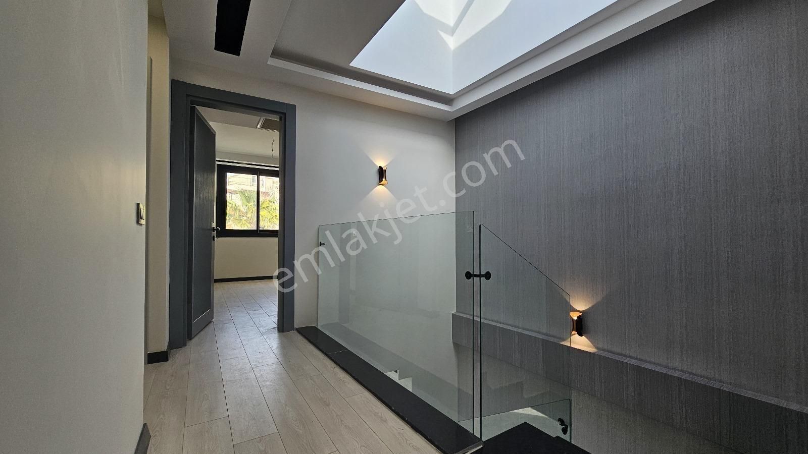 Kuşadası Merkezde Satılık 4+1 - Görsel 12