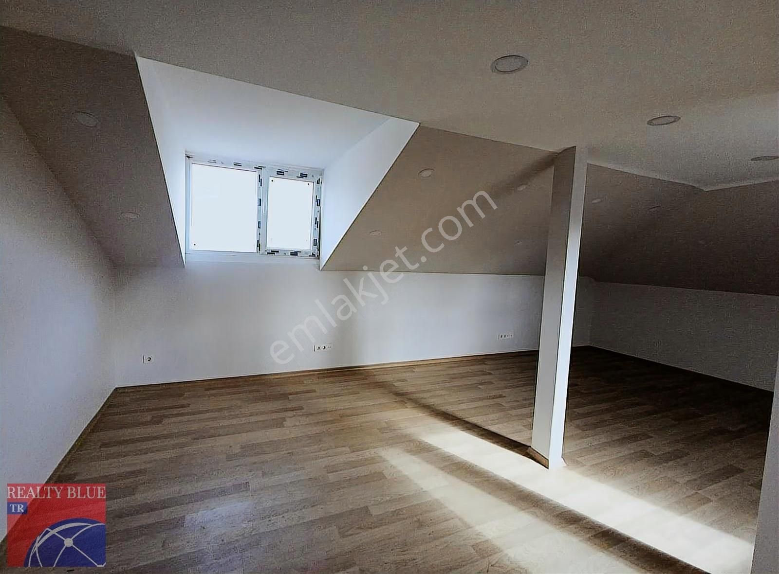 Sultanbeyli Hasanpaşa Fatih Bulvarı Üzerinde Kiralık Ofis!!!