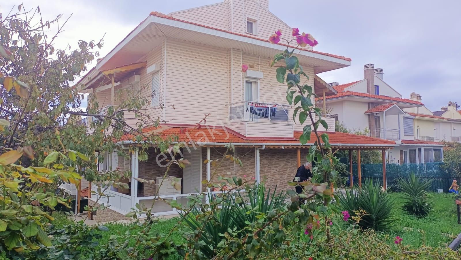 Alaçatı Gayrimenkulden Dalyan Cumhuriyet Mh.de Site İçinde Villa - Görsel 2