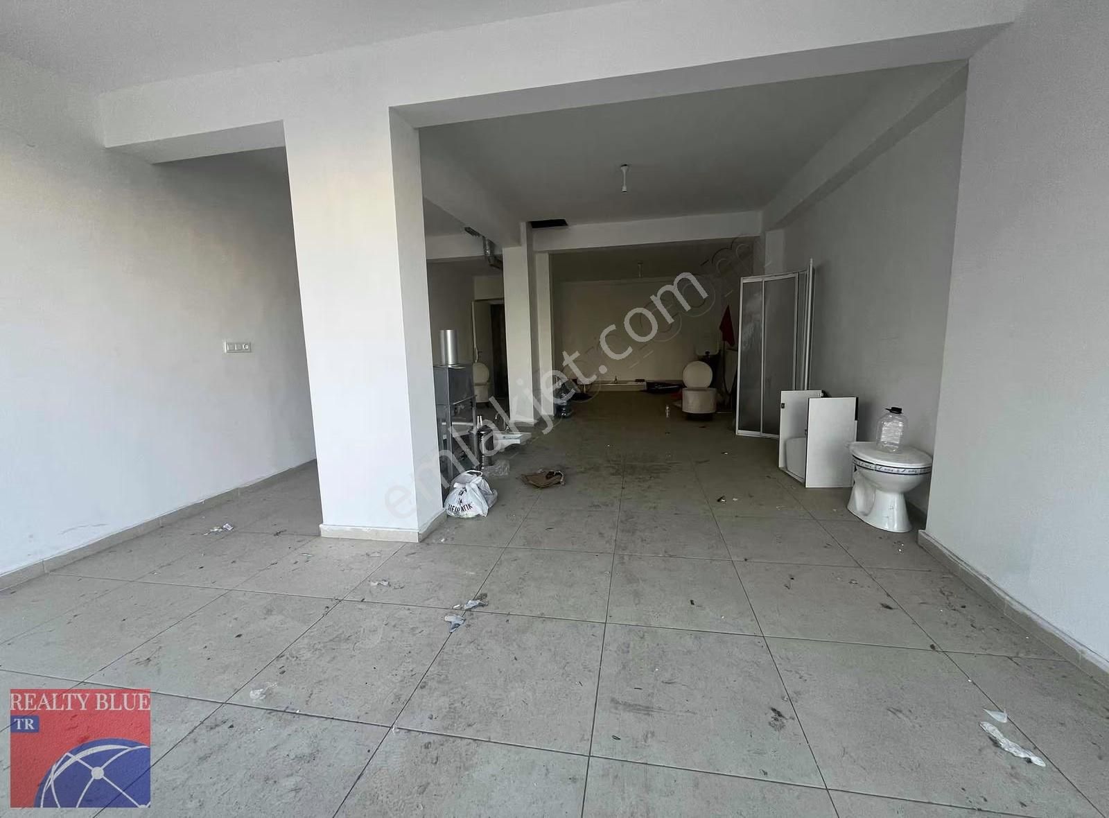 Pendik Ahmetyesevi'de Cadde Üzeri Sıfır Kiralık Dükkan - Görsel 3
