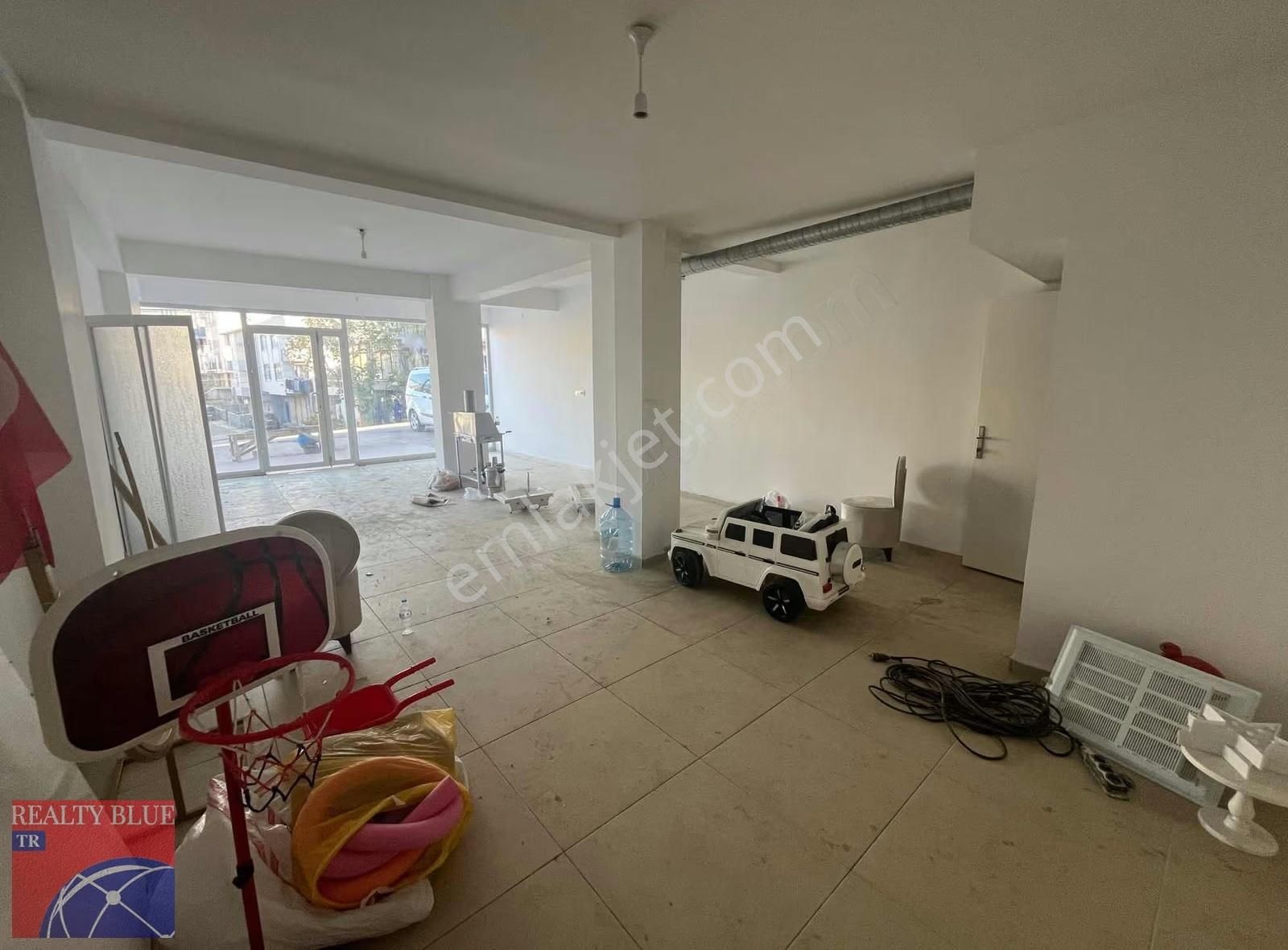 Pendik Ahmetyesevi'de Cadde Üzeri Sıfır Kiralık Dükkan - Görsel 6