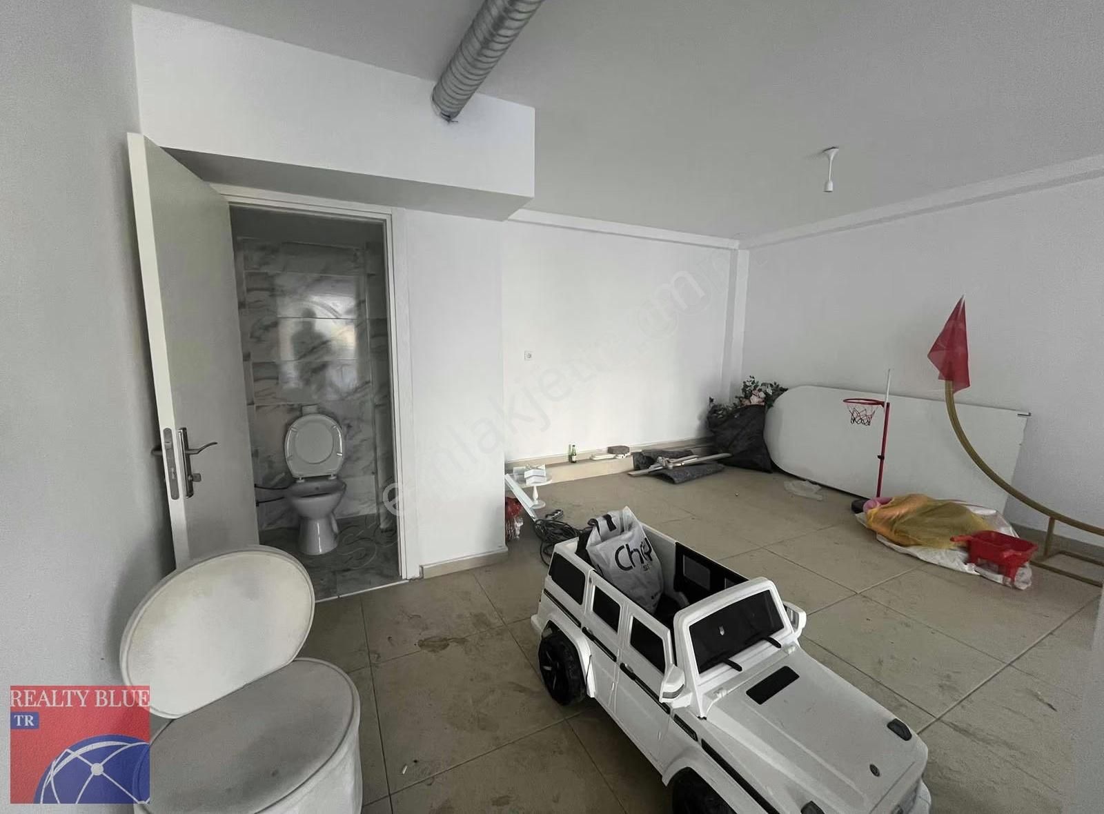 Pendik Ahmetyesevi'de Cadde Üzeri Sıfır Kiralık Dükkan - Görsel 4