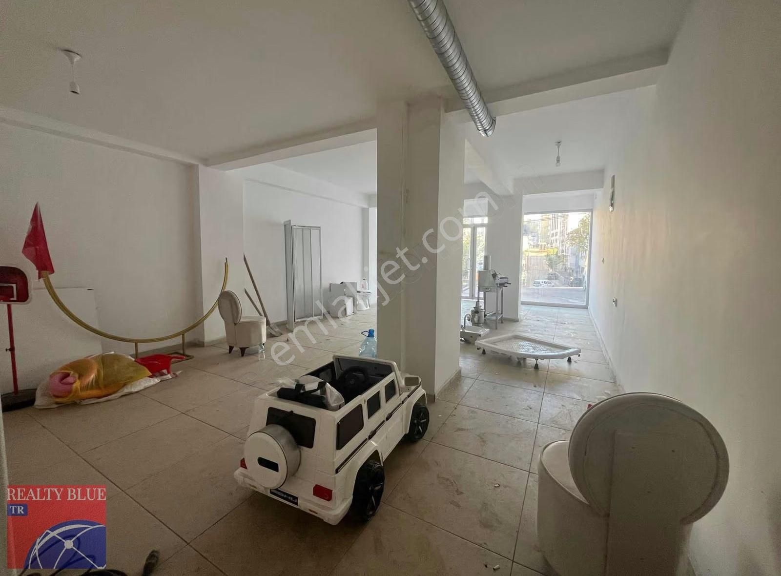 Pendik Ahmetyesevi'de Cadde Üzeri Sıfır Kiralık Dükkan - Görsel 7