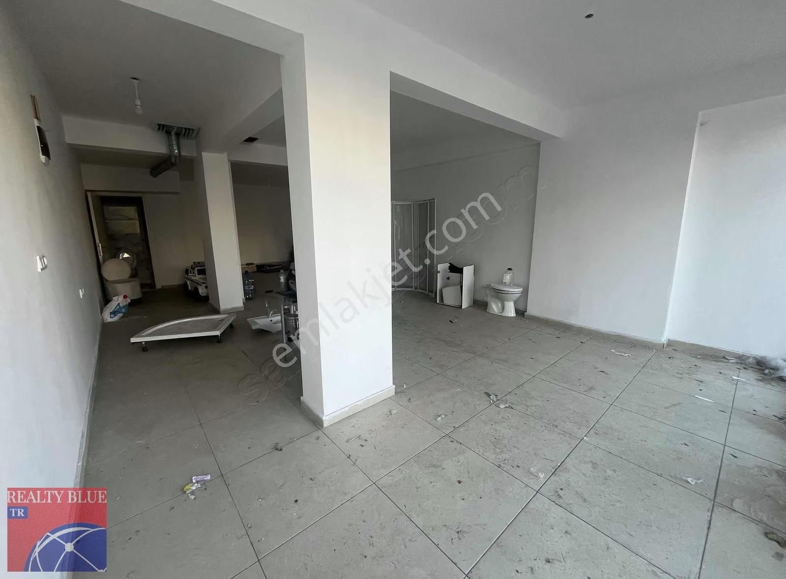 Pendik Ahmetyesevi'de Cadde Üzeri Sıfır Kiralık Dükkan - Görsel 2