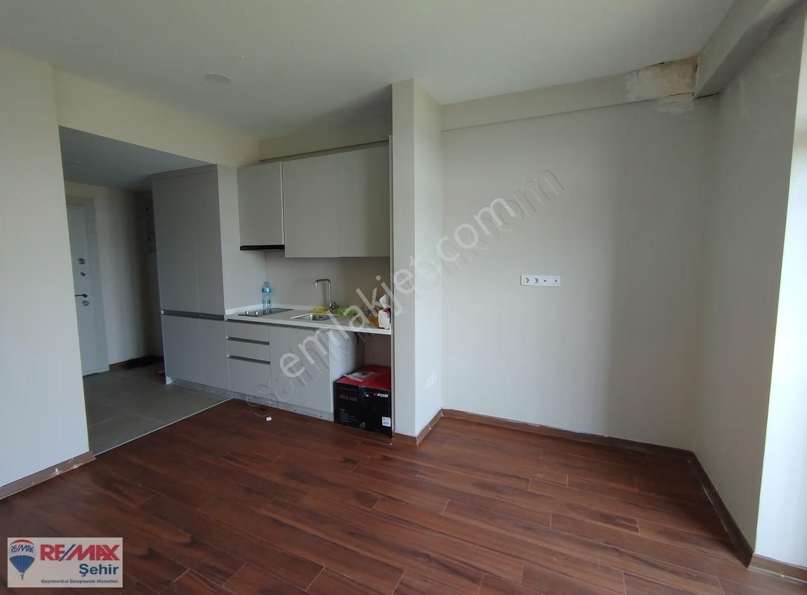 Remax Şehir'den Semt 77 Begonya Sitesinde 1+0 Daire - Görsel 2