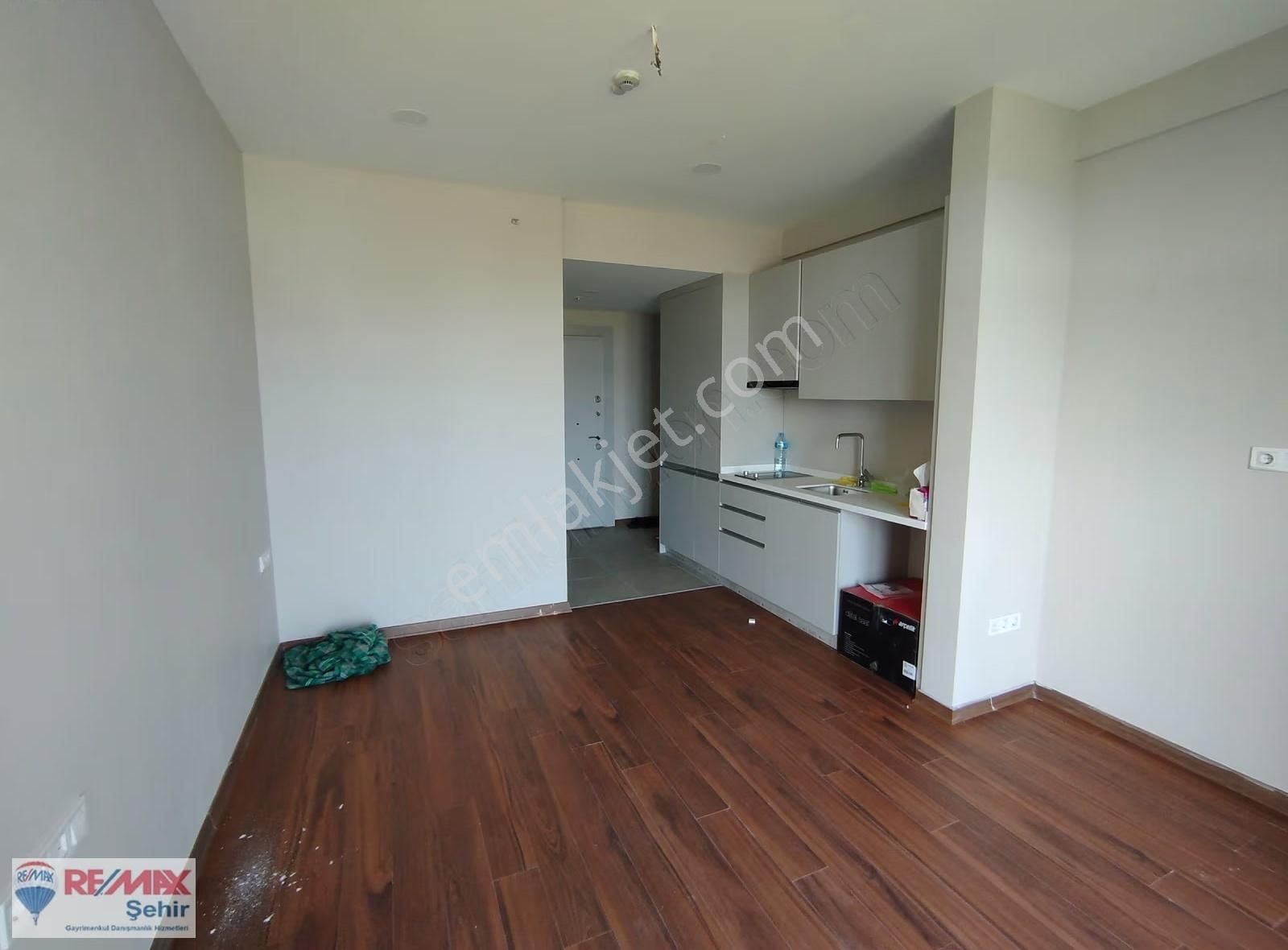 Remax Şehir'den Semt 77 Begonya Sitesinde 1+0 Daire - Görsel 3