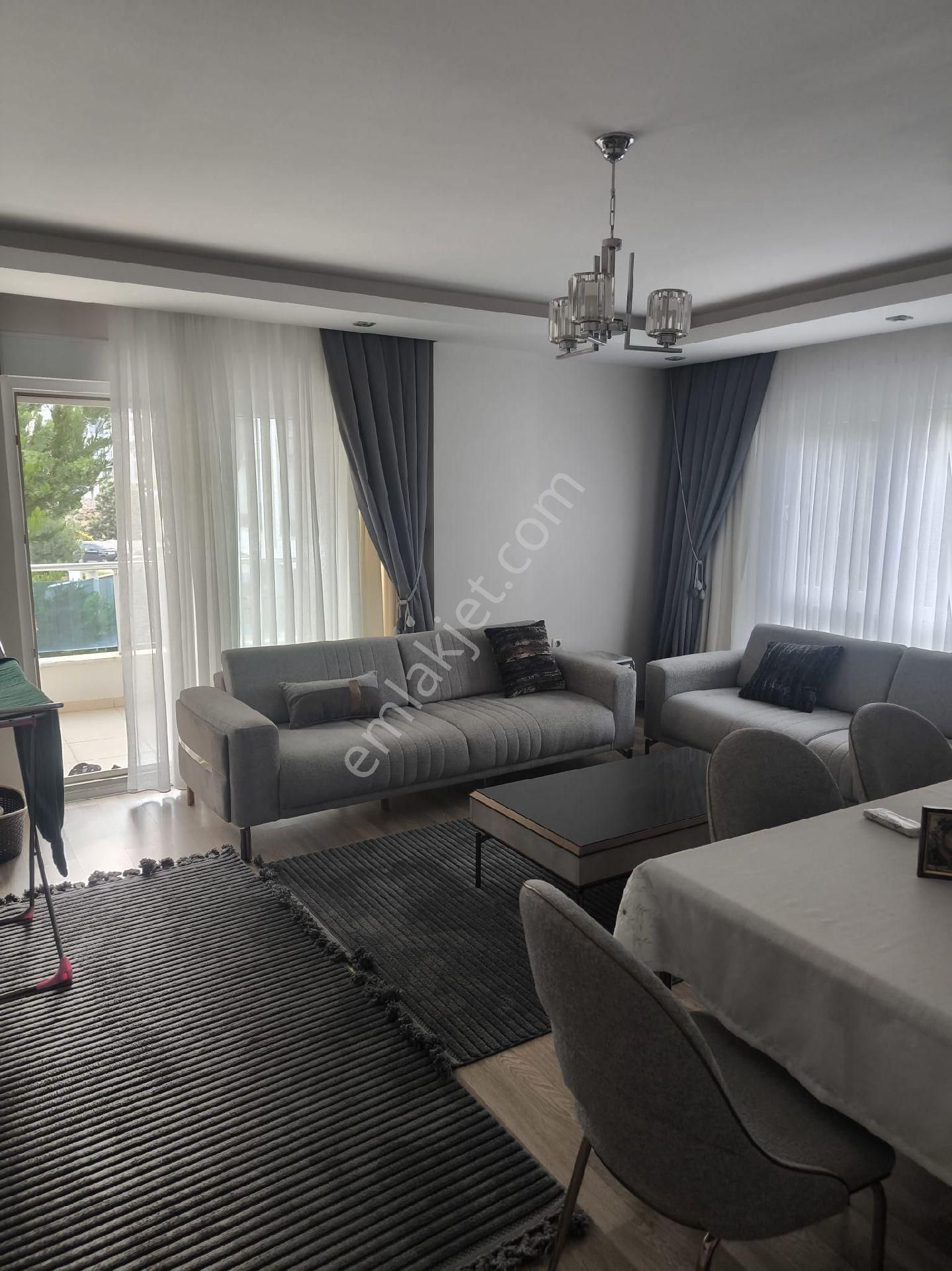 Alanya Oba Çarşamba Mevkiinde Satılık 2+1 Ayrı Mutfaklı Daire