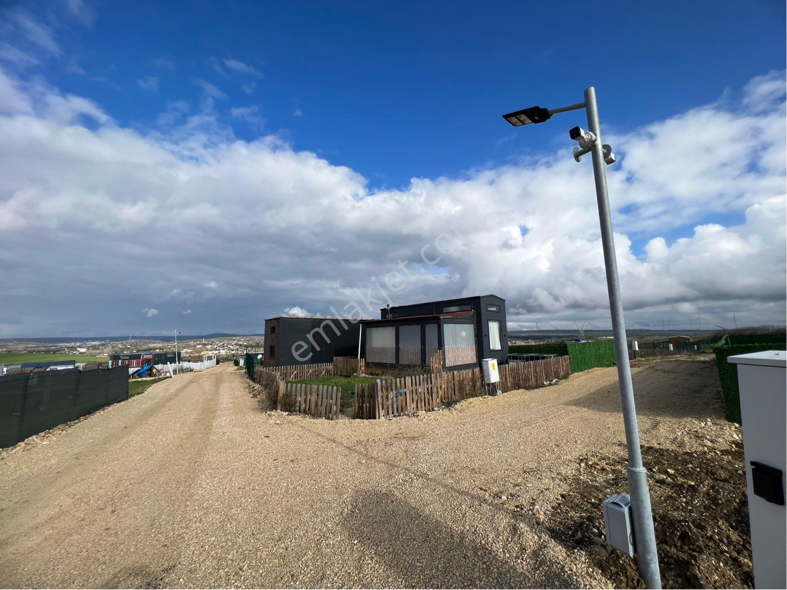 Çatalca Da 7/24 Güvenlikli Site De 200m2 Bahçe Ve Tiny Hause Ev - Görsel 13