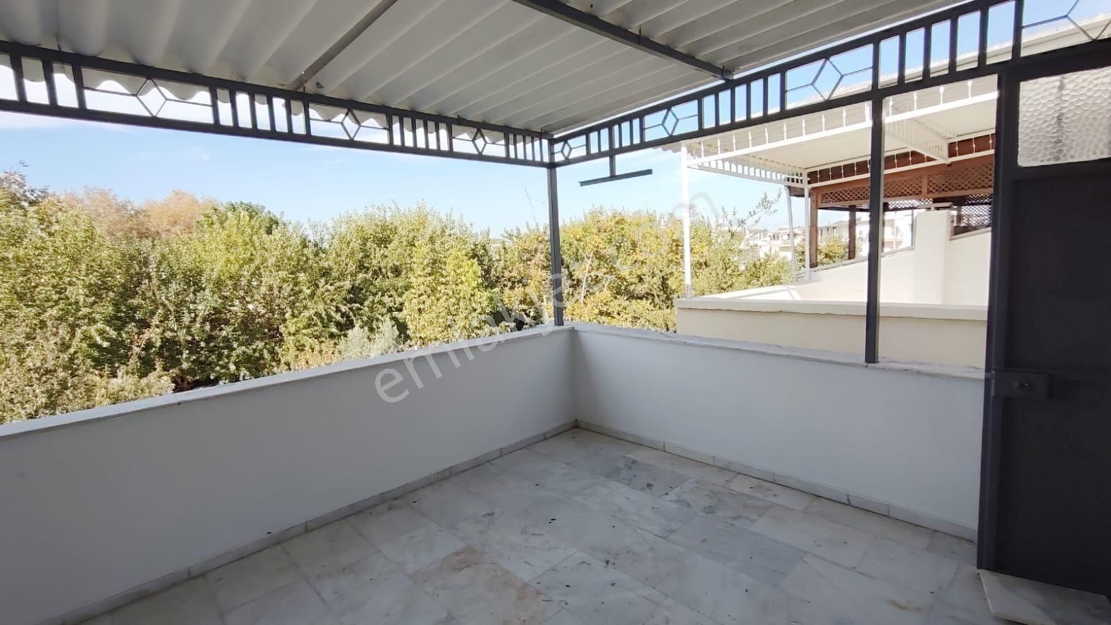 Kuşadası Davutlar Sahilinde Satılık Yazlık - Görsel 8