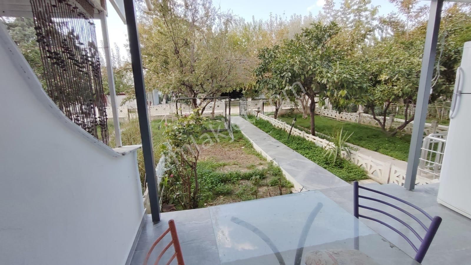 Kuşadası Davutlar Sahilinde Satılık Yazlık - Görsel 13