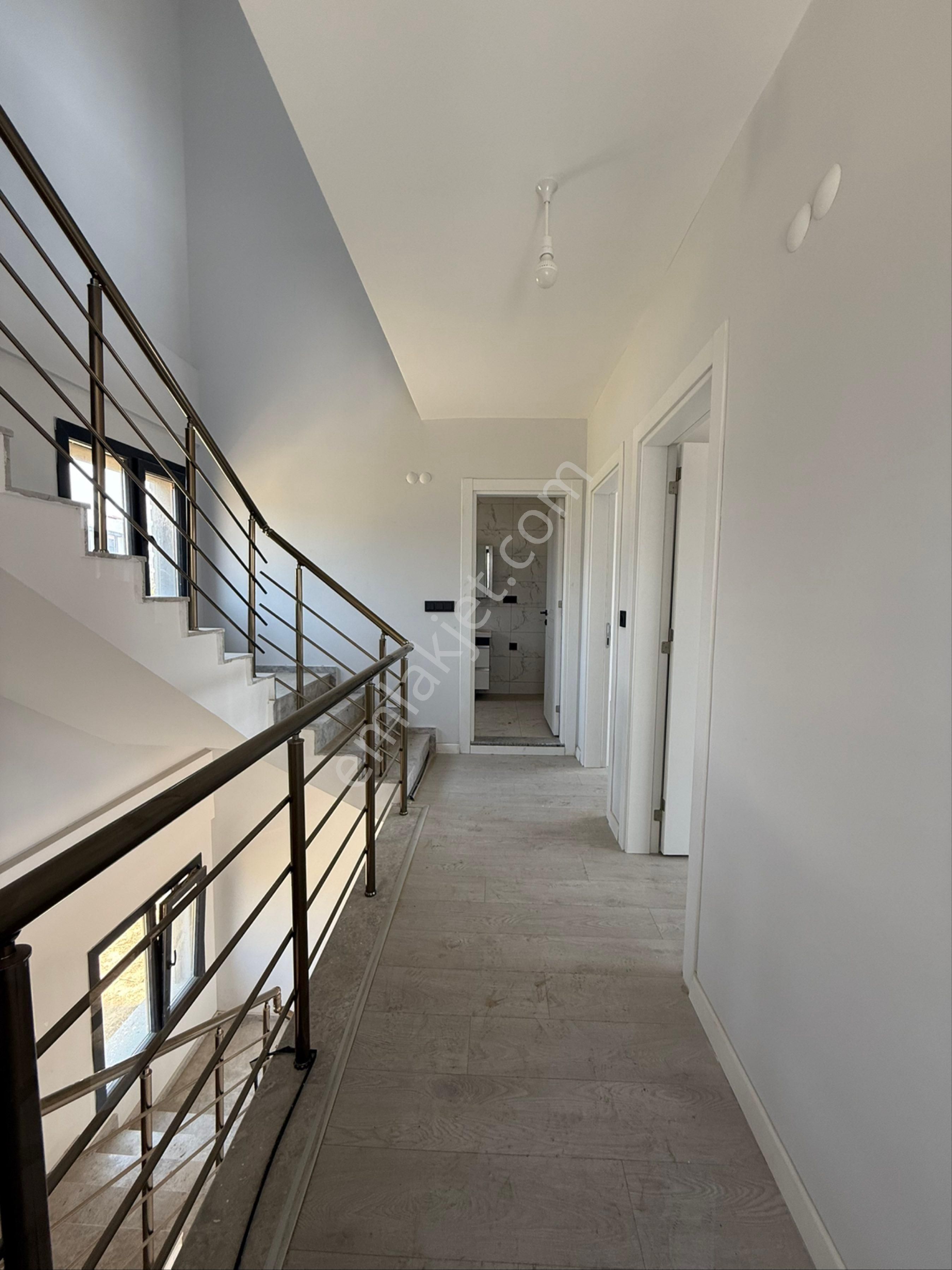 Kuşadası Davutlarda Satılık Tripleks Müstakil Villa - Görsel 5