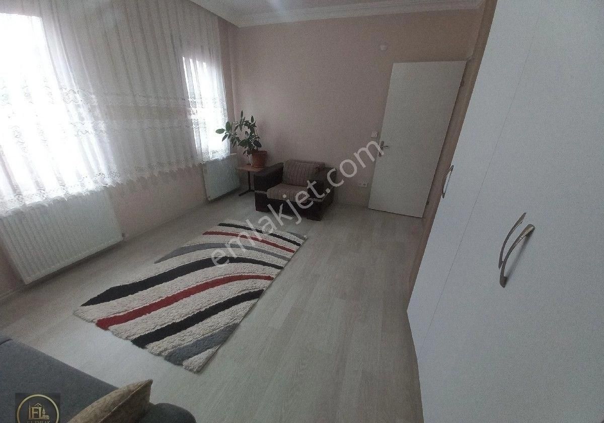Fl Emlaktan Ümraniye Necip Fazıl Mahallesinde Çok Temiz Esyalı Kiralık 2+1 Ara Kat Daıre - Görsel 6