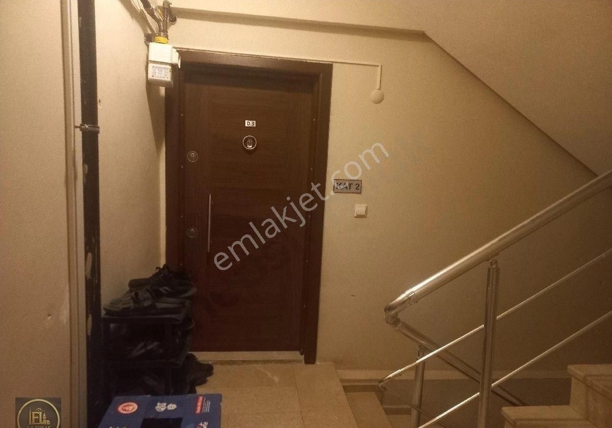 Fl Emlaktan Ümraniye Necip Fazıl Mahallesinde Çok Temiz Esyalı Kiralık 2+1 Ara Kat Daıre - Görsel 5