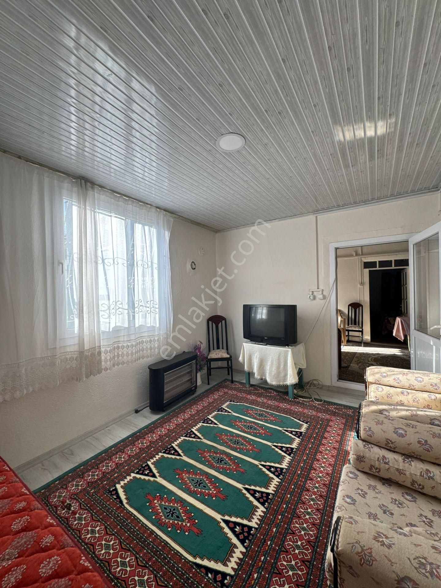 Kaçmazer'den Derekahve Mahallesinde Satılık Müstakil Bahçeli Ev - Görsel 4