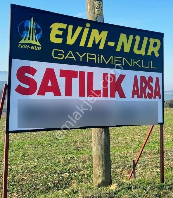 Evim-nur'dan Aşağıavdan Mh. 4650 M2 Yolu Var Manzaralı Tarla.