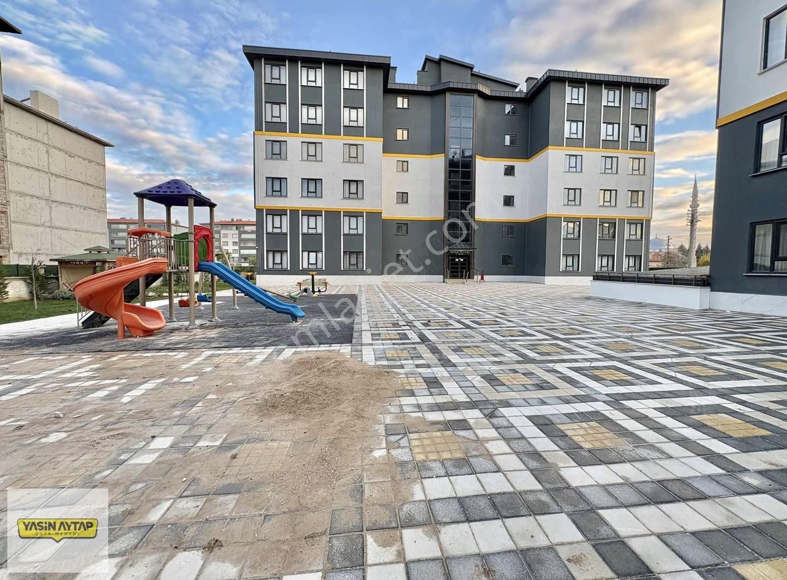 Kumköprü Mah. Ultra Lüks Özel Tasarım Satılık Ara Kat 4+1 Daire - Görsel 21