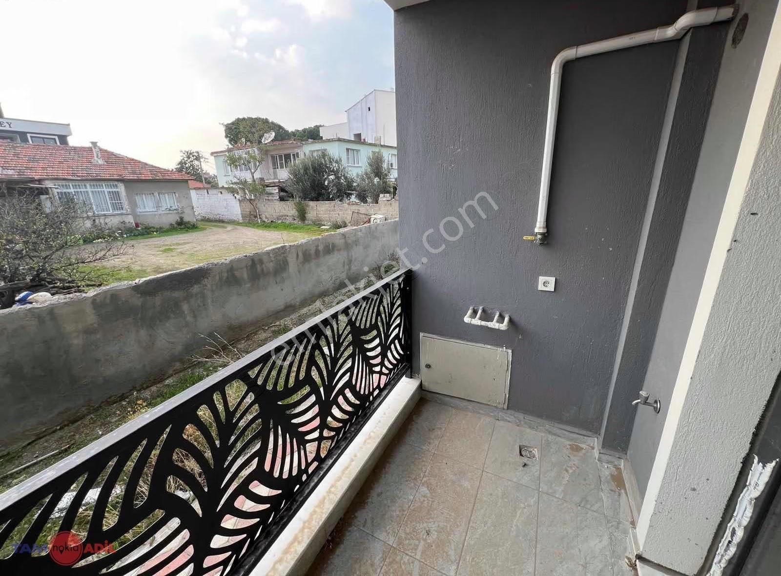 Atatürk Mahallesi Ulubatlı Okulu Yanı Kiralık 2+1 Sıfır Daire
