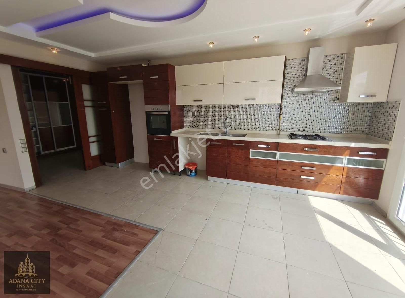 İzzet Begoviç Te Geniş M2 Doğalgazlı 4+1 Kiralık Daire - Görsel 26