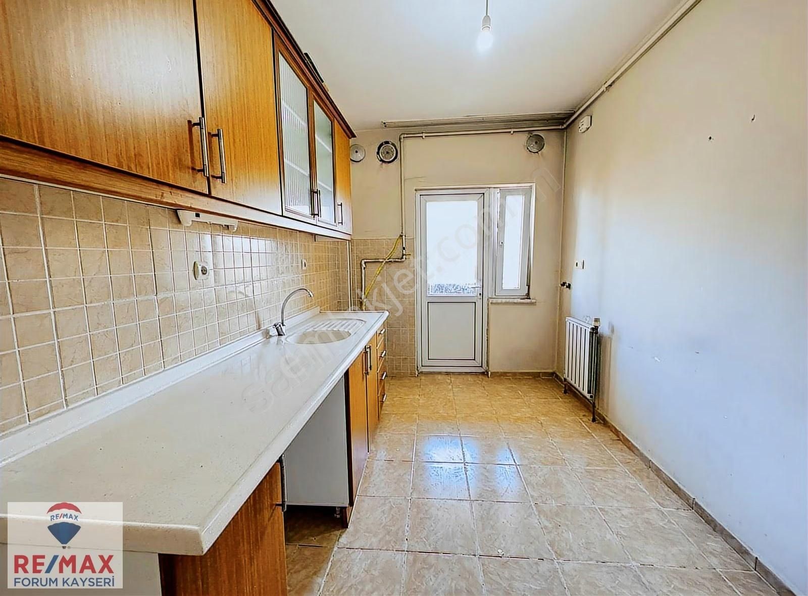 Talas Tokide Üniversite Girişinde Kiralık 3+1 Daire - Görsel 24