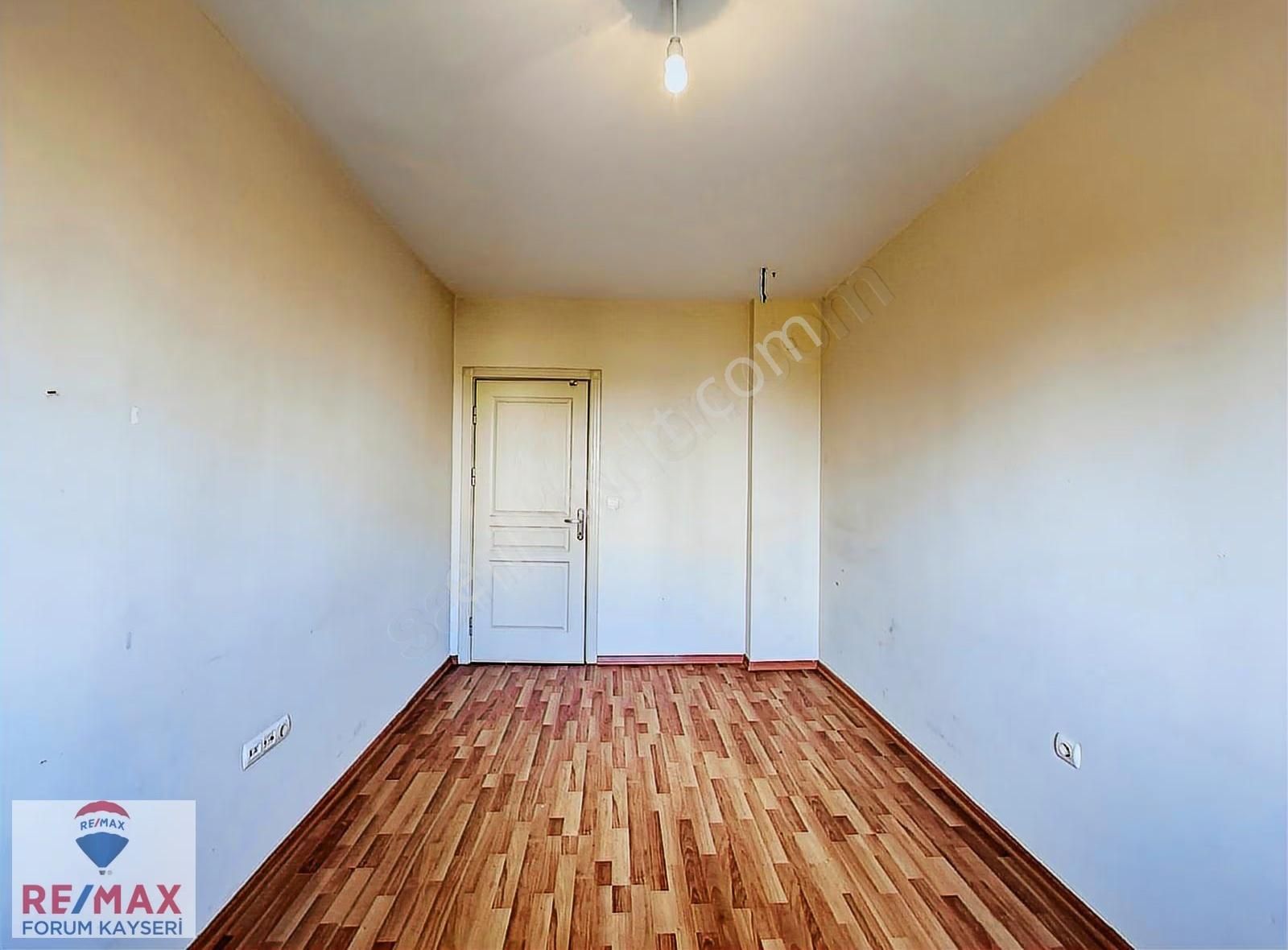 Talas Tokide Üniversite Girişinde Kiralık 3+1 Daire - Görsel 3