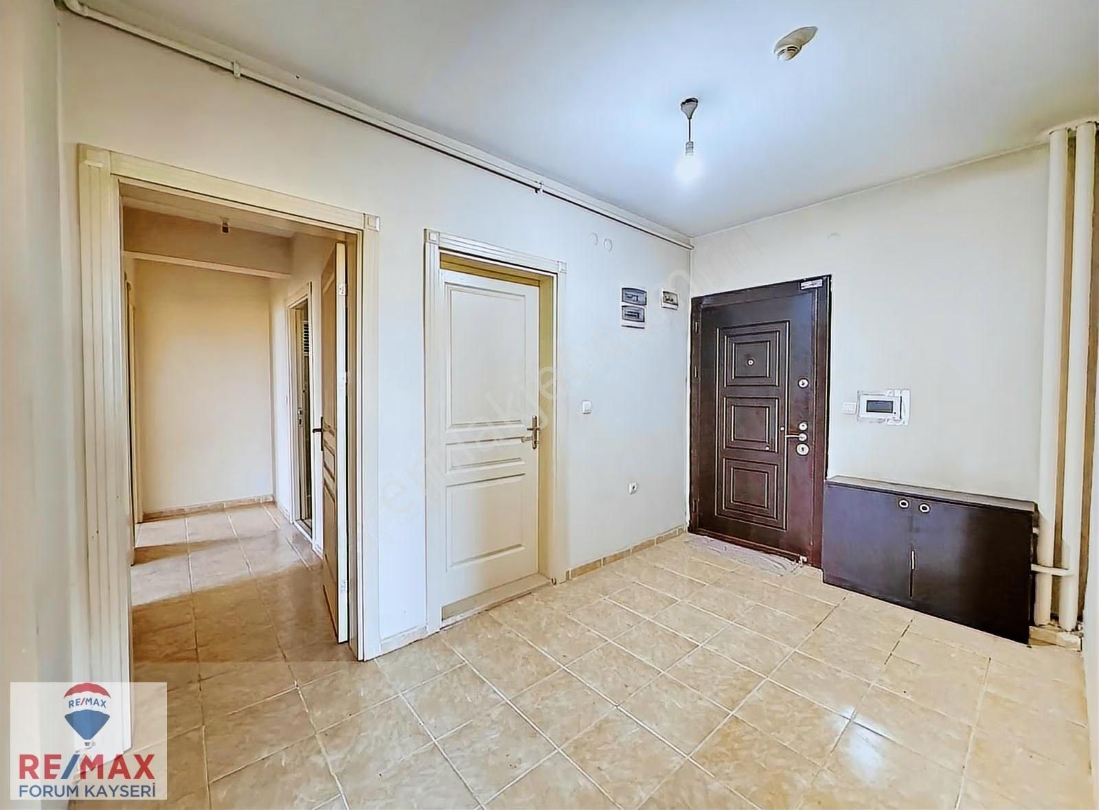 Talas Tokide Üniversite Girişinde Kiralık 3+1 Daire - Görsel 16