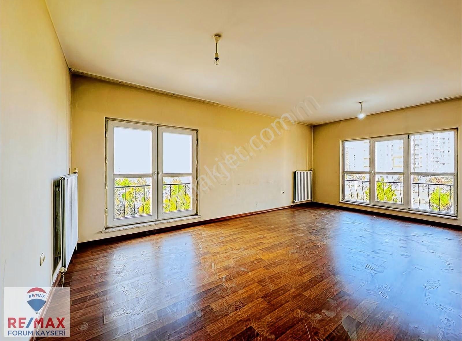 Talas Tokide Üniversite Girişinde Kiralık 3+1 Daire - Görsel 20