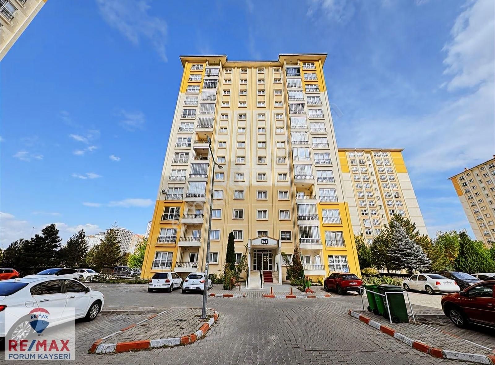 Talas Tokide Üniversite Girişinde Kiralık 3+1 Daire