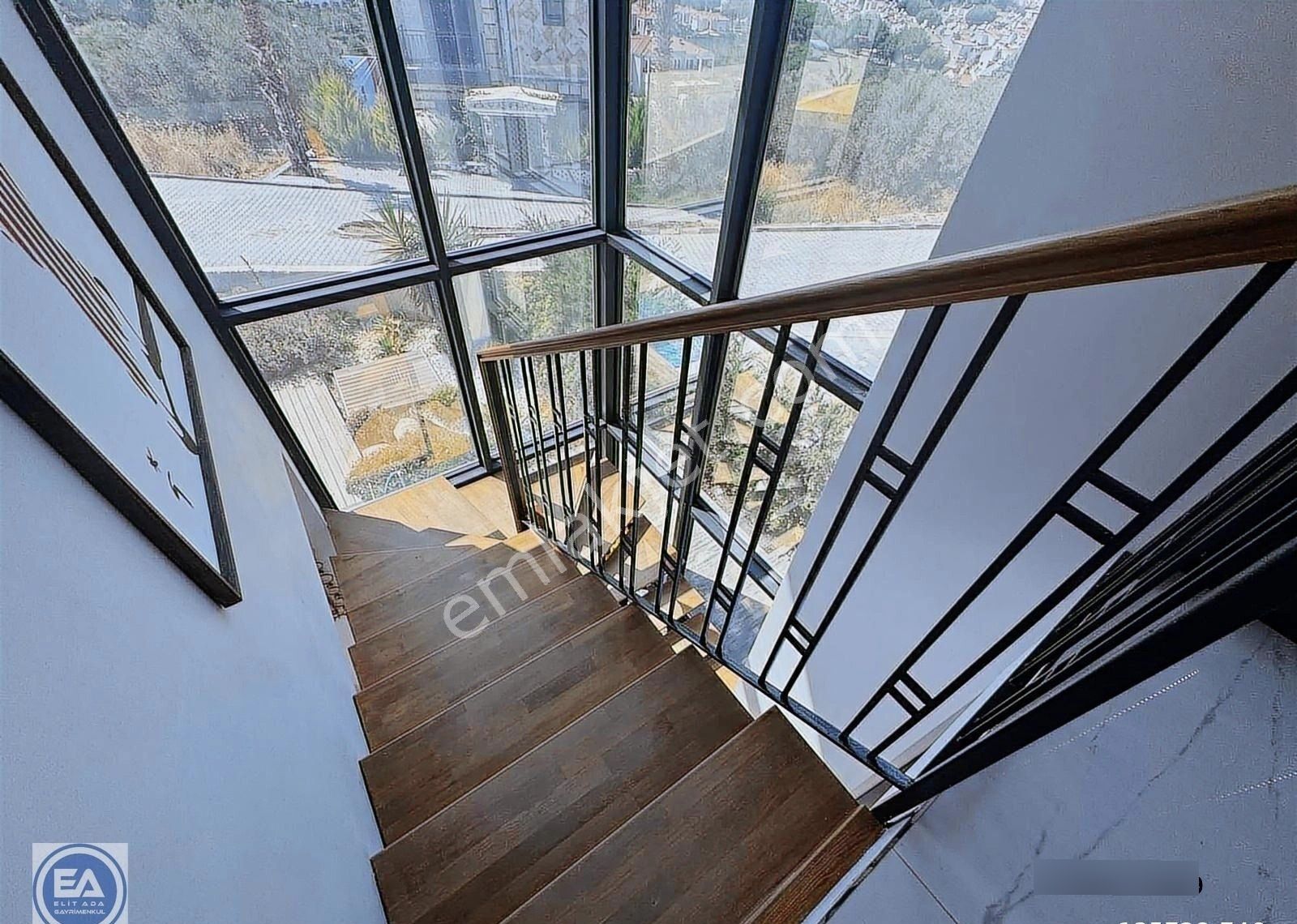 Kuşadası Karaova Mahallesindeözel Havuzlu 4+1 Villa - Görsel 30