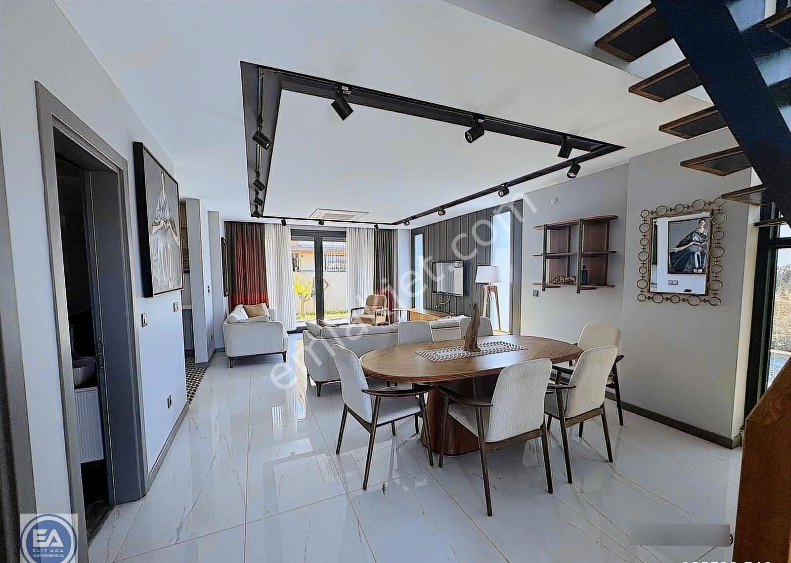 Kuşadası Karaova Mahallesindeözel Havuzlu 4+1 Villa - Görsel 18