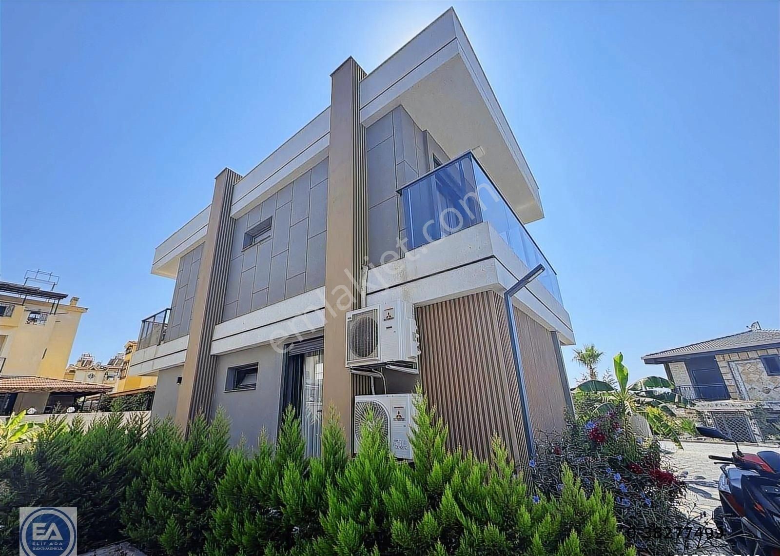 Kuşadası Karaova Mahallesindeözel Havuzlu 4+1 Villa